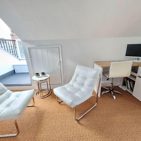 West Hill Retreat Seaview Balcony Chic Loft Studio & Free Parking هاستَنغ المظهر الخارجي الصورة