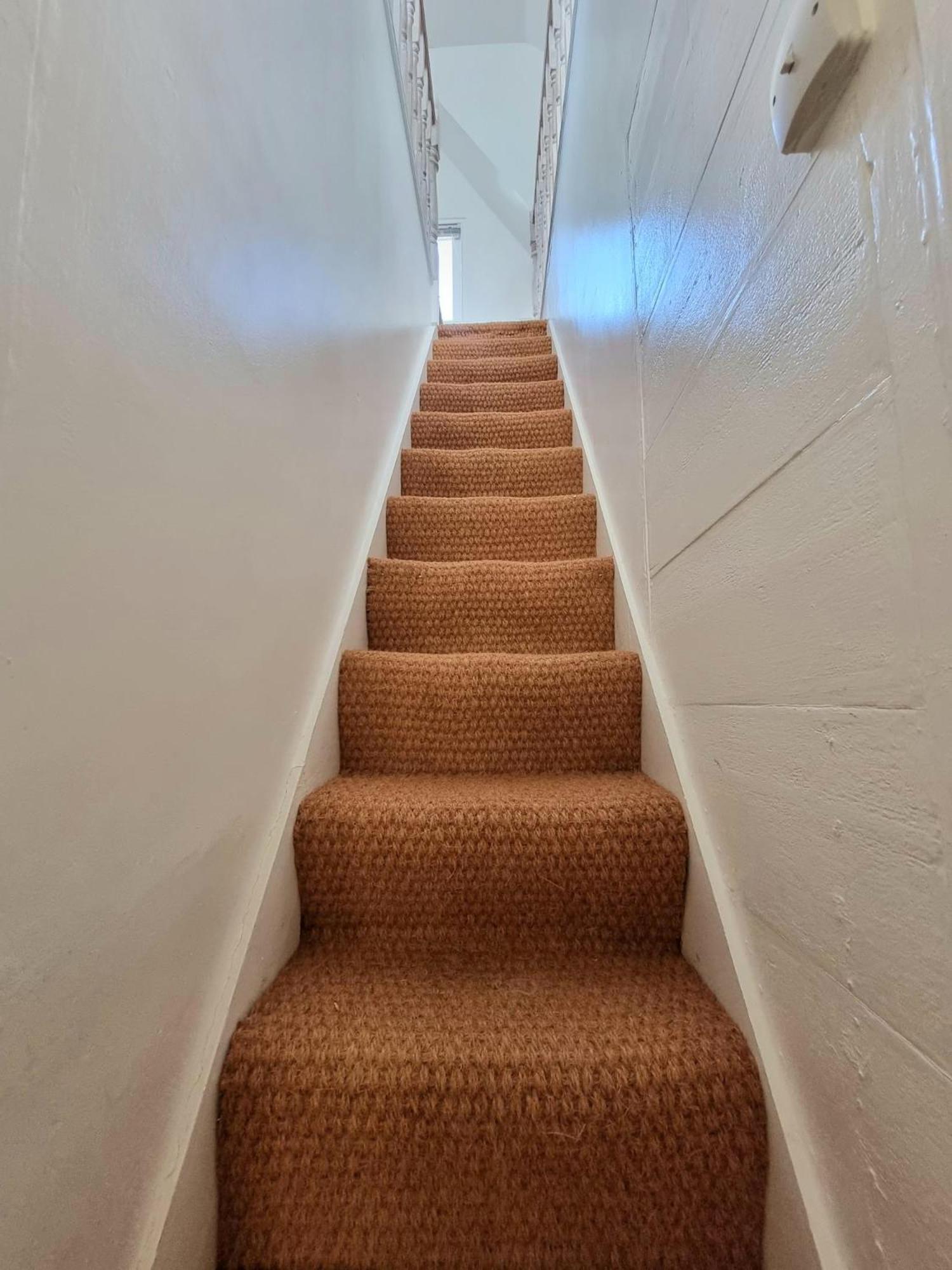 West Hill Retreat Seaview Balcony Chic Loft Studio & Free Parking هاستَنغ المظهر الخارجي الصورة